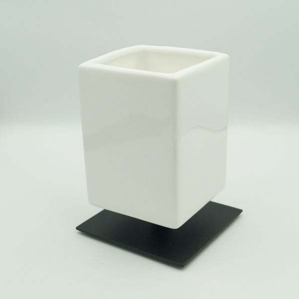 стакан керамический stil haus urania 617(23-bi) настольный на ножке, черный матовый-белая керамика