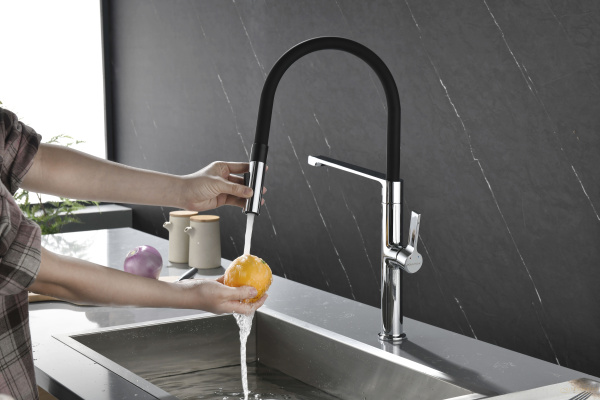 смеситель для кухни с гибким изливом paulmark barrel ba214029-cr, хром