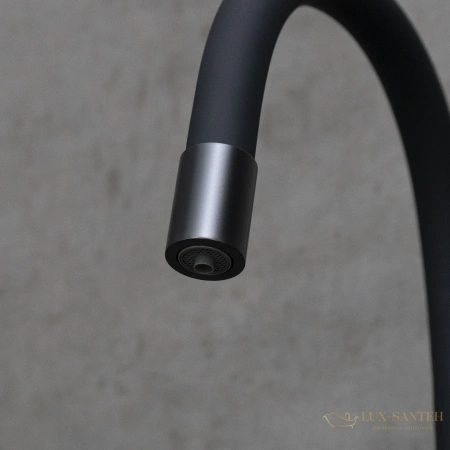 смеситель для кухни lemark expert lm5083bl-black, с гибким изливом и подключением к фильтру с питьевой водой, черный матовый