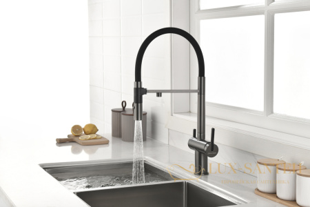 смеситель для кухни под фильтр с гибким изливом paulmark gravity gr213888-gm, вороненая сталь