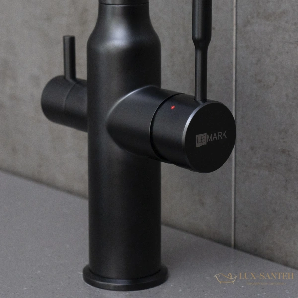 смеситель для кухни lemark expert lm5083bl-black, с гибким изливом и подключением к фильтру с питьевой водой, черный матовый