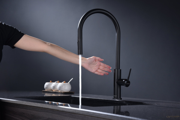 смеситель для кухни сенсорный с выдвижным изливом paulmark senso se215180-an, антрацит