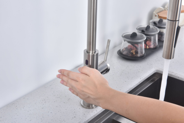 смеситель для кухни сенсорный с выдвижным изливом paulmark senso se215180-bs, нержавеющая сталь