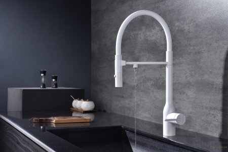 смеситель для кухни под фильтр с гибким изливом paulmark magneto one ma213188-wh, белый матовый