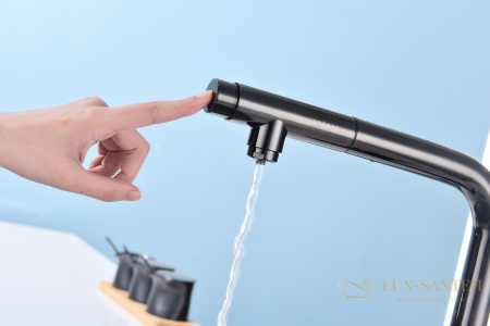 смеситель для кухни под фильтр с выдвижным изливом paulmark viper vi213105-gb, черный глянцевый